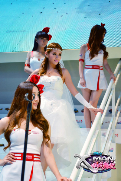 图片: 图03：女神降临——《非诚舞扰》“婚纱女”时运真.jpg